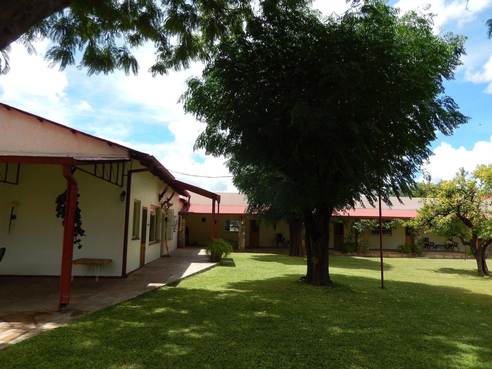Dornhuegel Guestfarm Hotell Grootfontein Eksteriør bilde